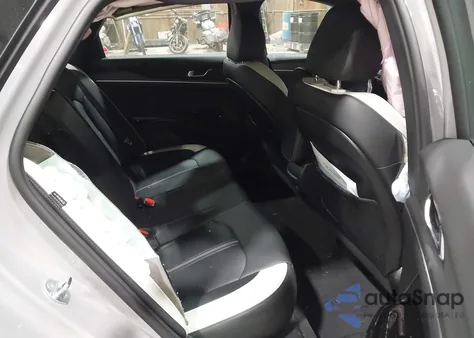 2025 Kia K5 Gt-Line из США, поврежденный, VIN KNAG64J78S5332111